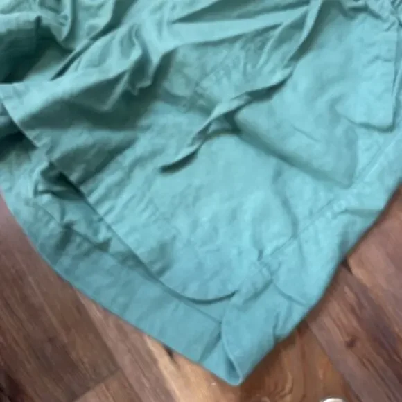 Universal Thread Green Linen Blend Paperbag Shorts Women’s Size Small - Picture 3 of 5